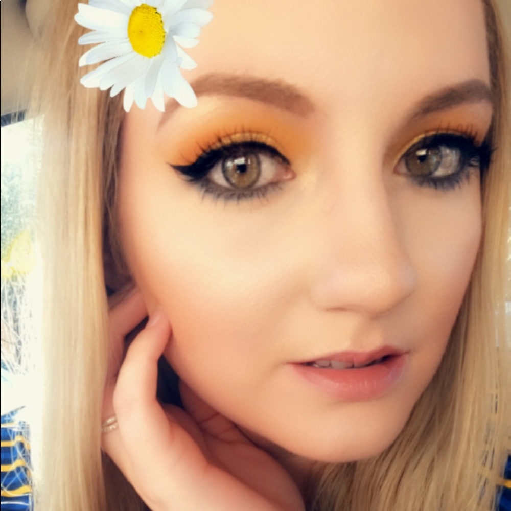 Meet your Posher, Hailey